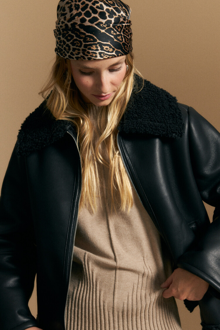 GAMULAN ISLANDE Negro