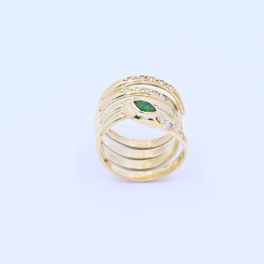 Anillo oro 18k serpiente con esmeralda y brillantes. Anillo oro 18k serpiente con esmeralda y brillantes.