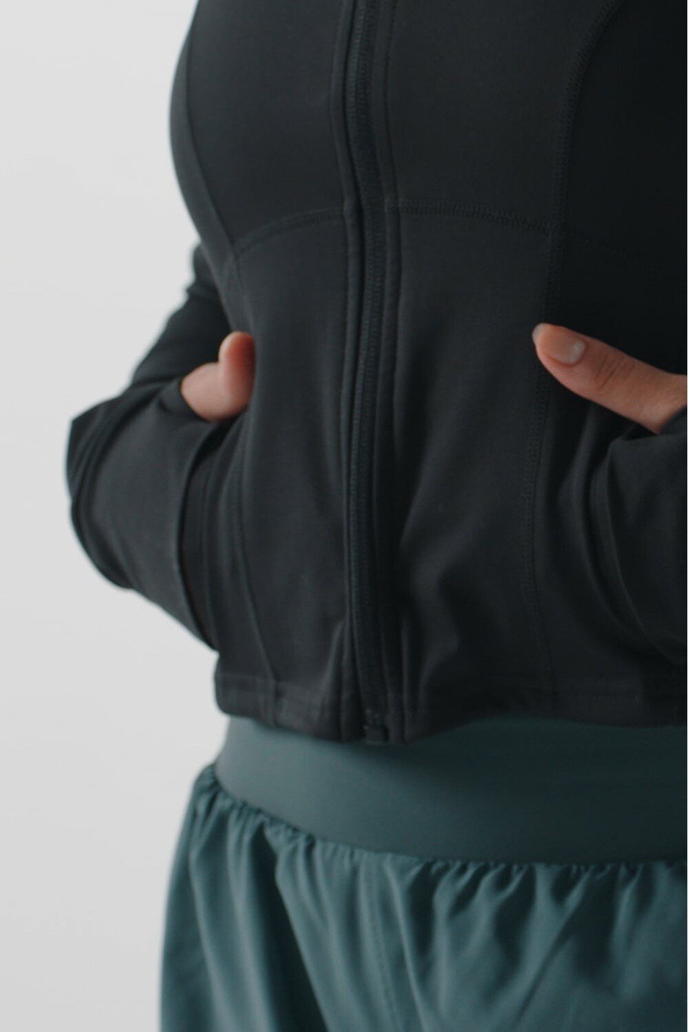 Casaca Perfect Storm Cropped Train Jacket Mujer Black