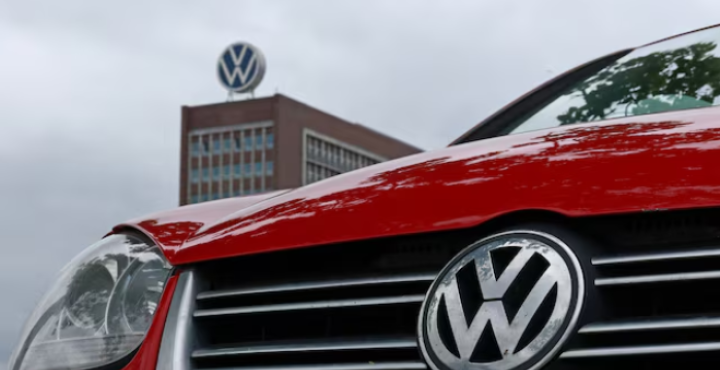 Tensión en Alemania: Trabajadores de Volkswagen amenazan con una huelga histórica frente a recortes masivos
