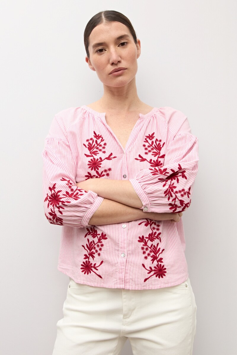 Blusa rayada con bordados rosa