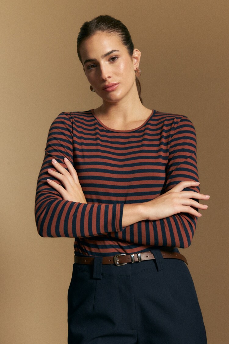 REMERA SABINA Marrón Corteza