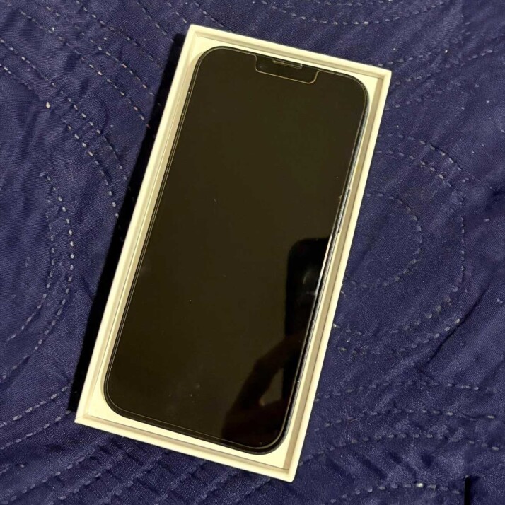 iPhone 13 128GB - Midnight iPhone 13 128GB - Midnight