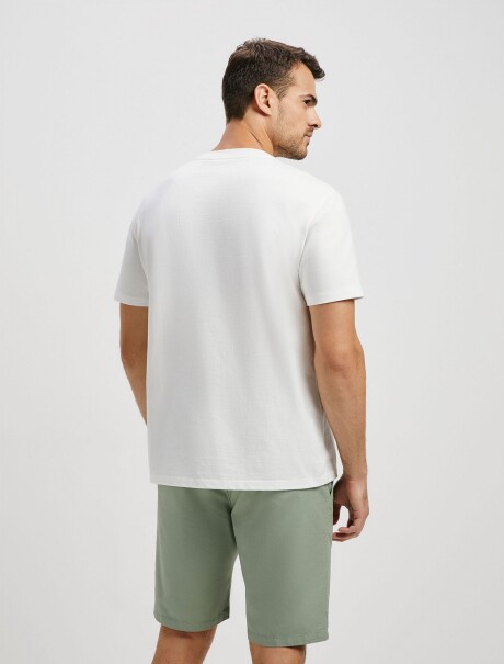 CAMISETA CON ESTAMPA VERDE