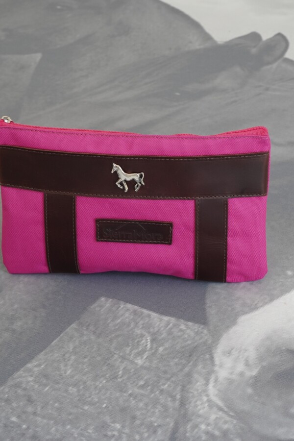 Sobre Cartuchera Mustang Chocolate / Fucsia