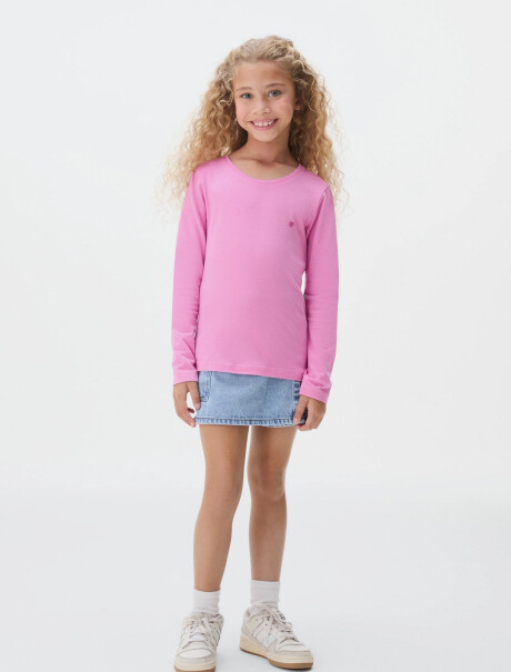 CAMISETA BÁSICA INFANTIL CON BORDADO ROSA