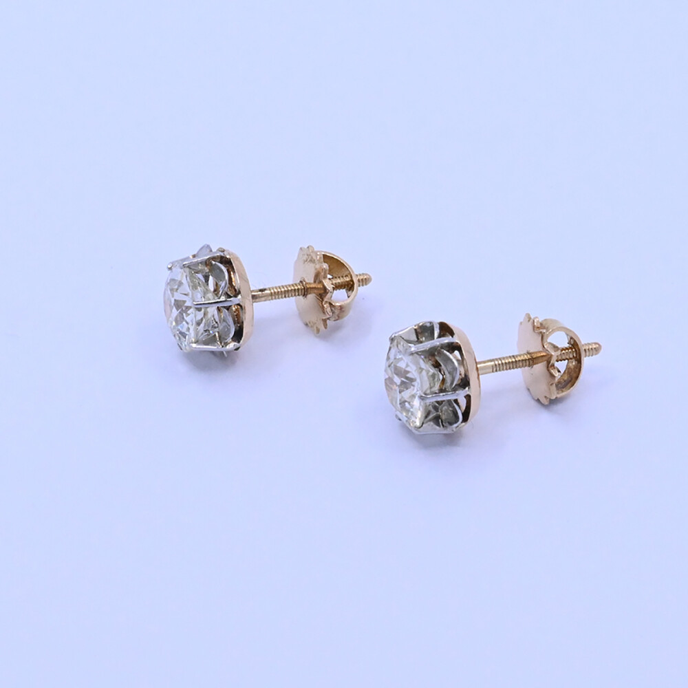 Caravanas antiguas oro 18k con brillantes engarce 6 puntas. Caravanas antiguas oro 18k con brillantes engarce 6 puntas.
