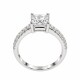 Anillo con zirconia talla carre al centro Anillo con zirconia talla carre al centro