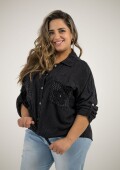 Camisa de lino con flor bordada en bolsillo Negra