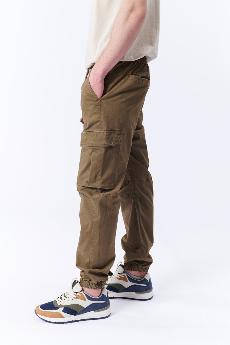 Pantalón Cargo Jogger Marrón