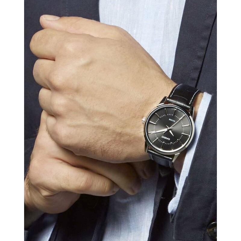 Reloj Análogo Casio En Acero Resistente Al Agua Para Uso Diario Diseño Elegante Reloj Análogo Casio En Acero Resistente Al Agua Para Uso Diario Diseño Elegante
