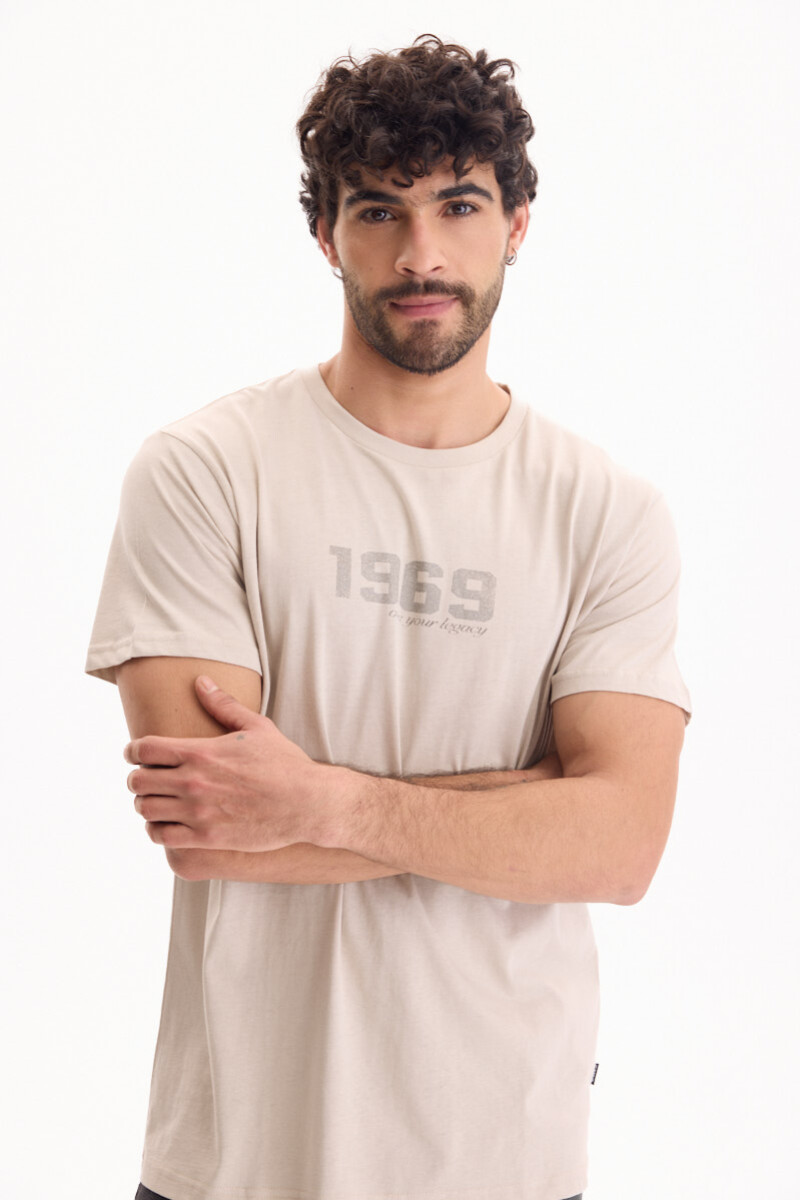 Remera Heritage Beige