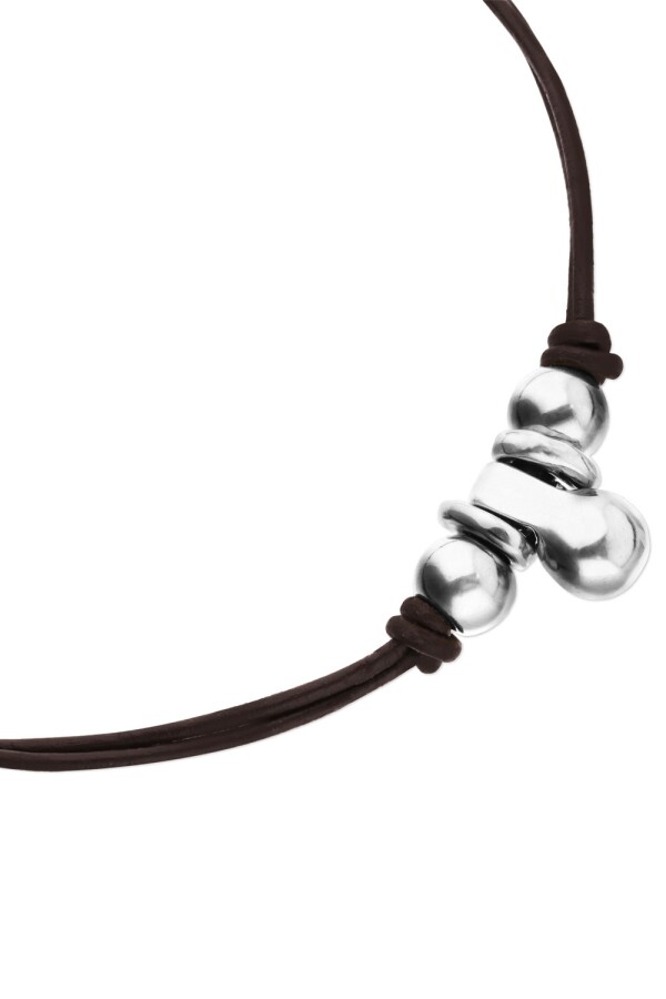COLLAR DE CUERO CON TRES BOLAS DE ALEACIÓN DE METALES BAÑADAS EN PLATA DE LEY Colgante