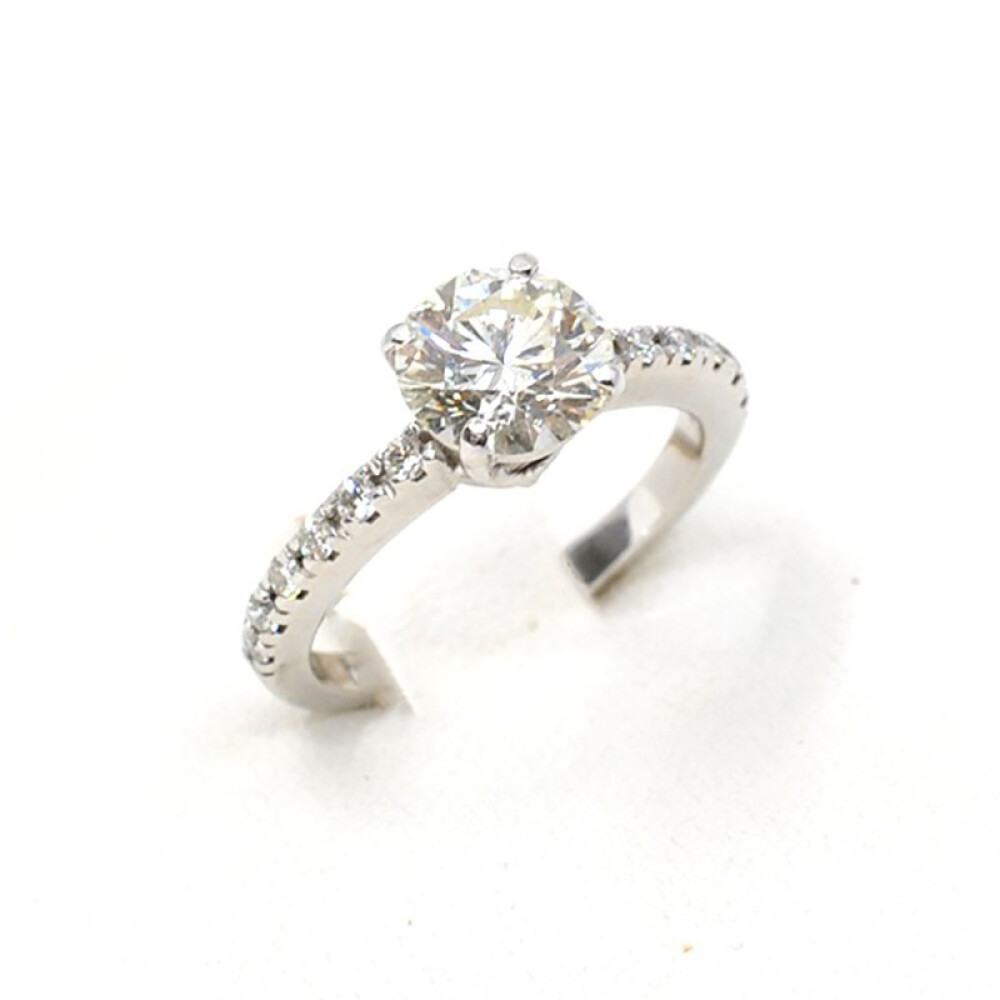 Anillo Oro 18K Y Brillantes 2 Ct Aprox. Anillo Oro 18K Y Brillantes 2 Ct Aprox.