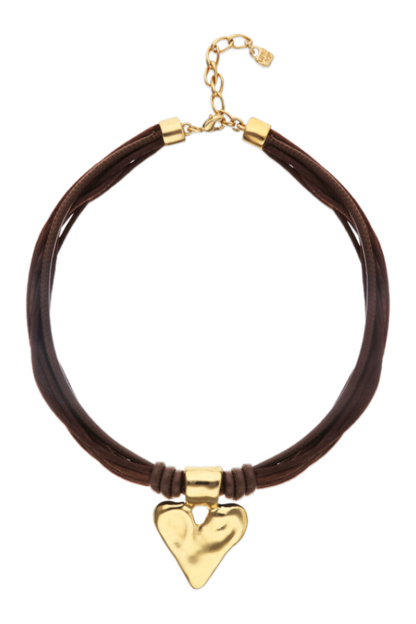 COLLAR MEZCLA DE HILO DE SEDA CON CUERO MARRÓN OSCURO Y DETALLE DE CORAZÓN BAÑADO EN ORO 18K Colgante