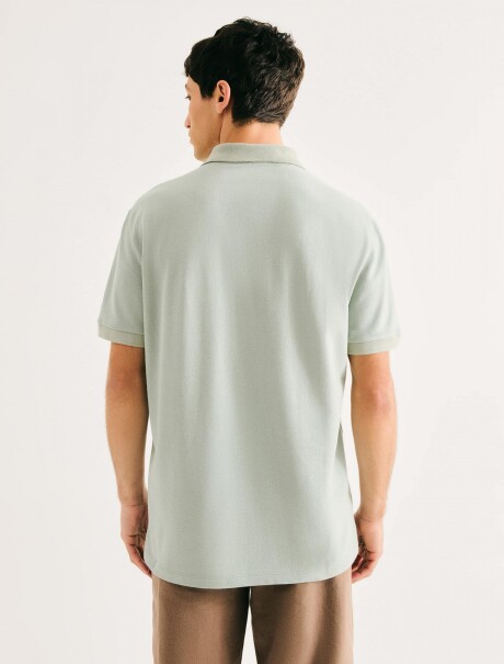 CAMISA DE CUELLO CON BORDADO VERDE