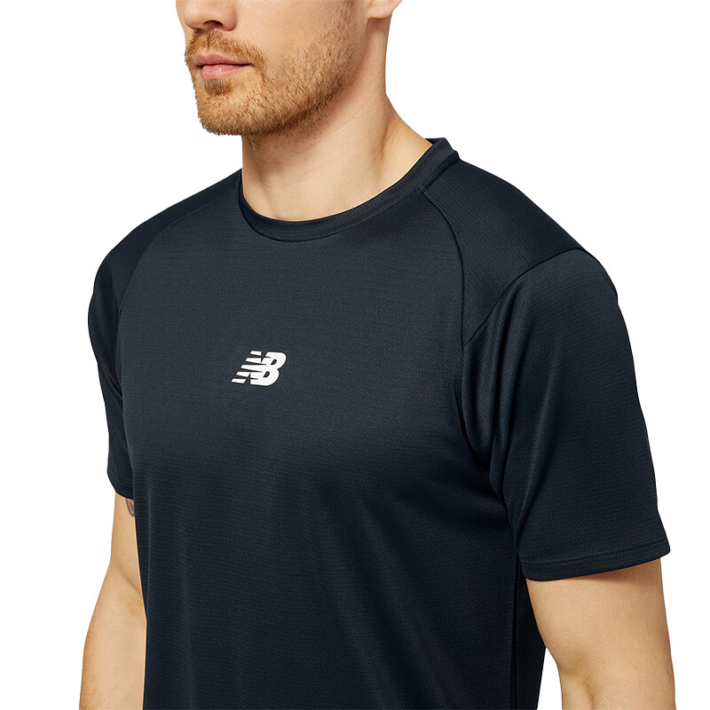 Remera New Balance Impact Negro