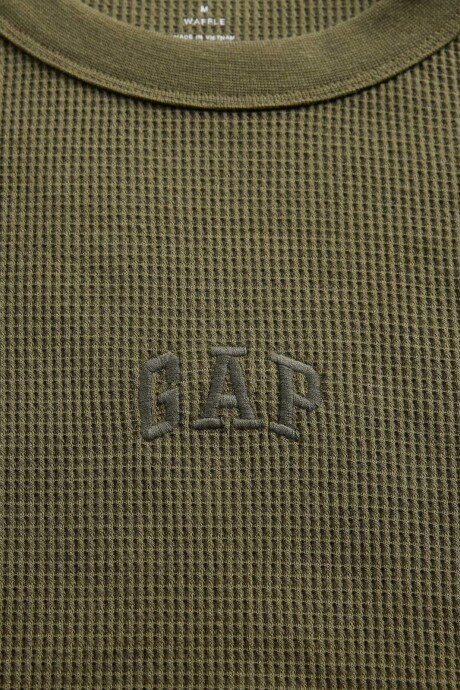 Remera Waffle Manga Larga Logo Gap Hombre Army Jacket Green