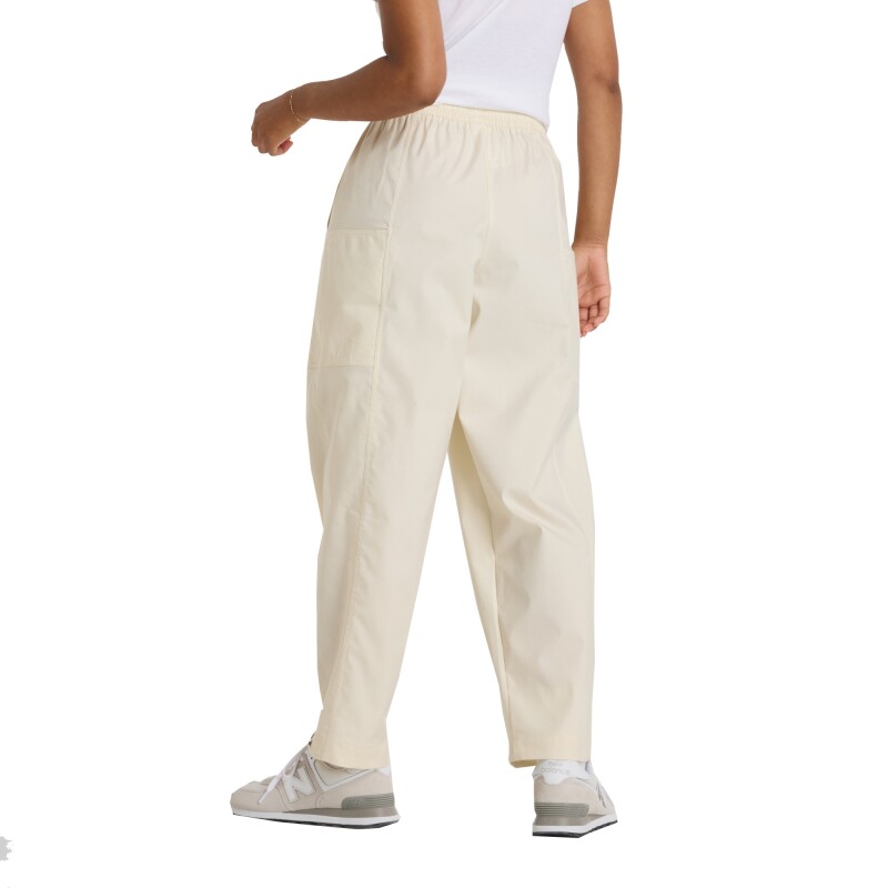 Panrtalón New Balance de Dama - Utility Pant - WP51501LIN BEIGE