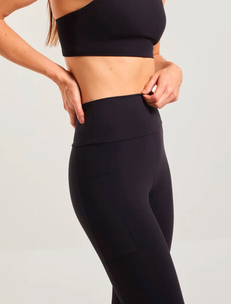 CALZA DEPORTIVA CON BOLSILLO NEGRO