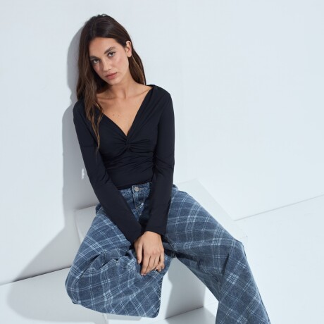 TOP KRAVIS Negro