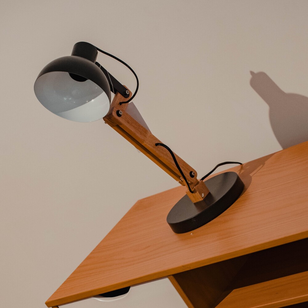 Lampara de mesa - Madera Pivotante Lampara de mesa - Madera Pivotante