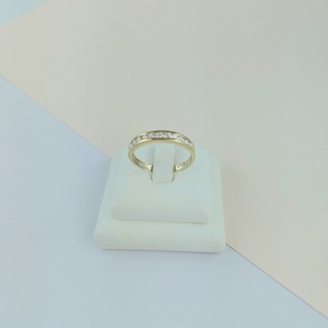 Anillo de oro 9 k con circonias. Medio sin fin. Anillo de oro 9 k con circonias. Medio sin fin.