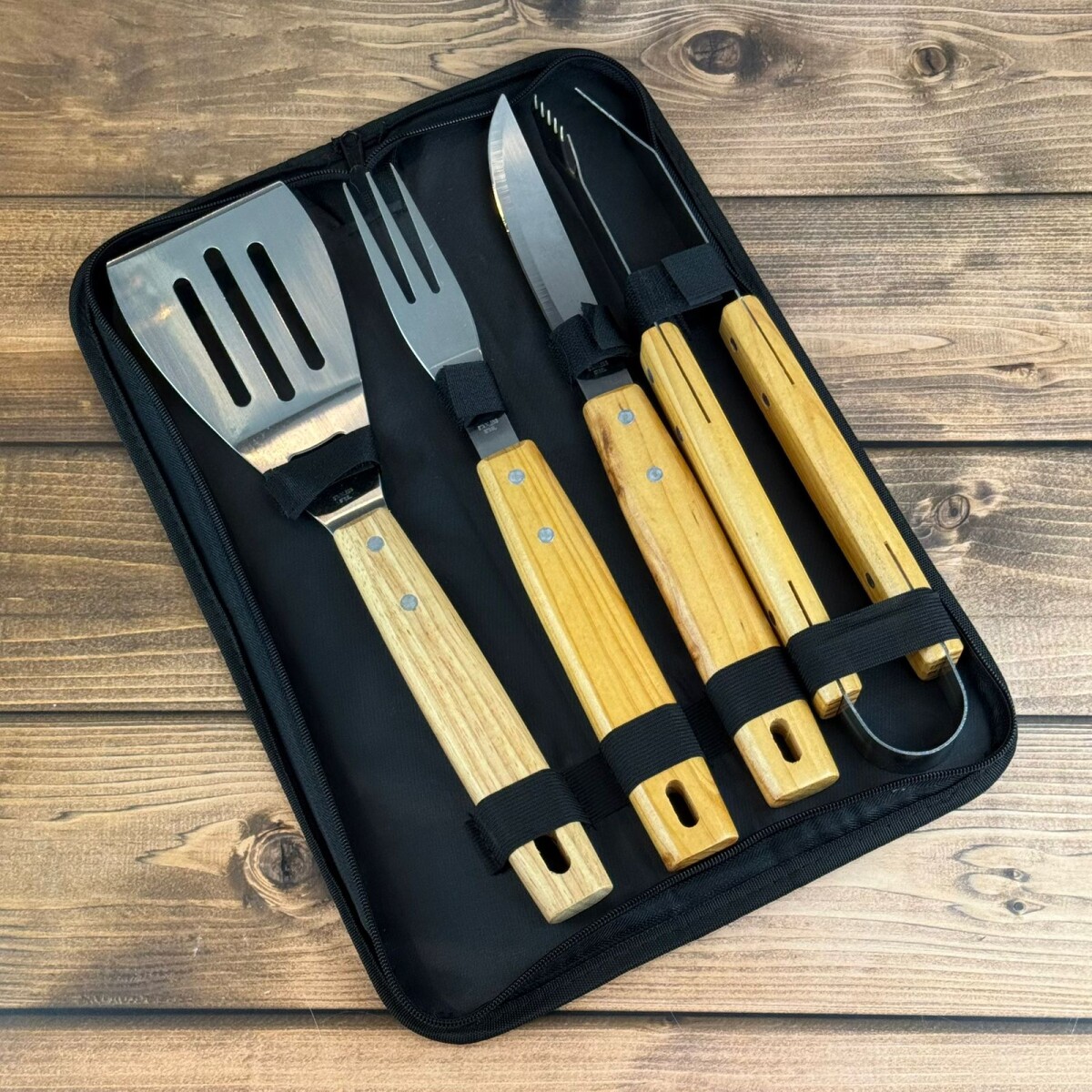 Kit de Asado 4 Piezas + Estuche 