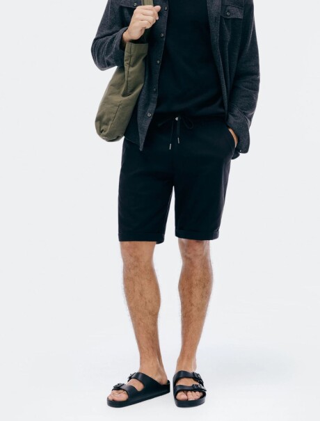 BERMUDA BÁSICA NEGRO