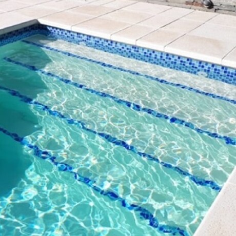 Piscina de fibra rectangular 8.00 x 3.40 x 1.45 mts. Piscina de fibra rectangular 8.00 x 3.40 x 1.45 mts.