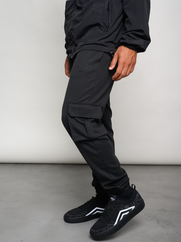 PANTALÓN CARGO PULSE Umbro Hombre 002