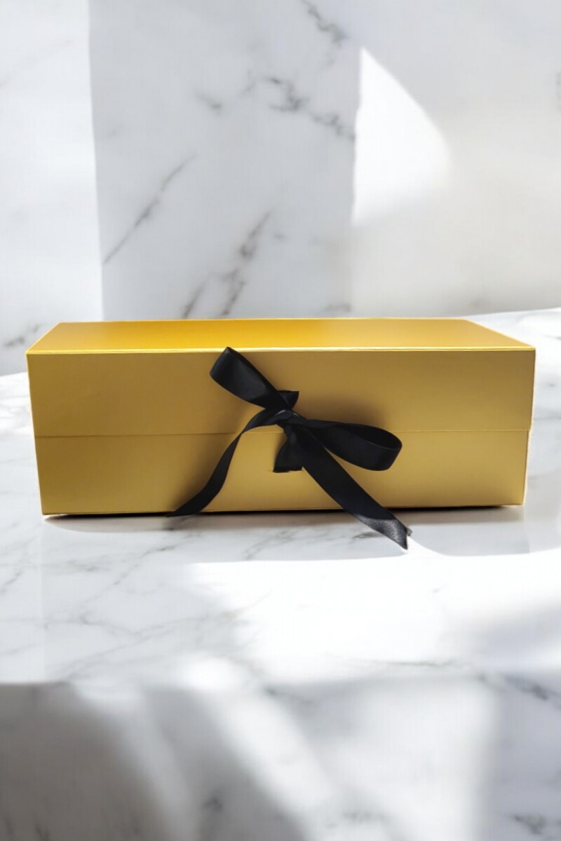 Caja rígida con imán 30x15x10,5 cm. - DORADO 