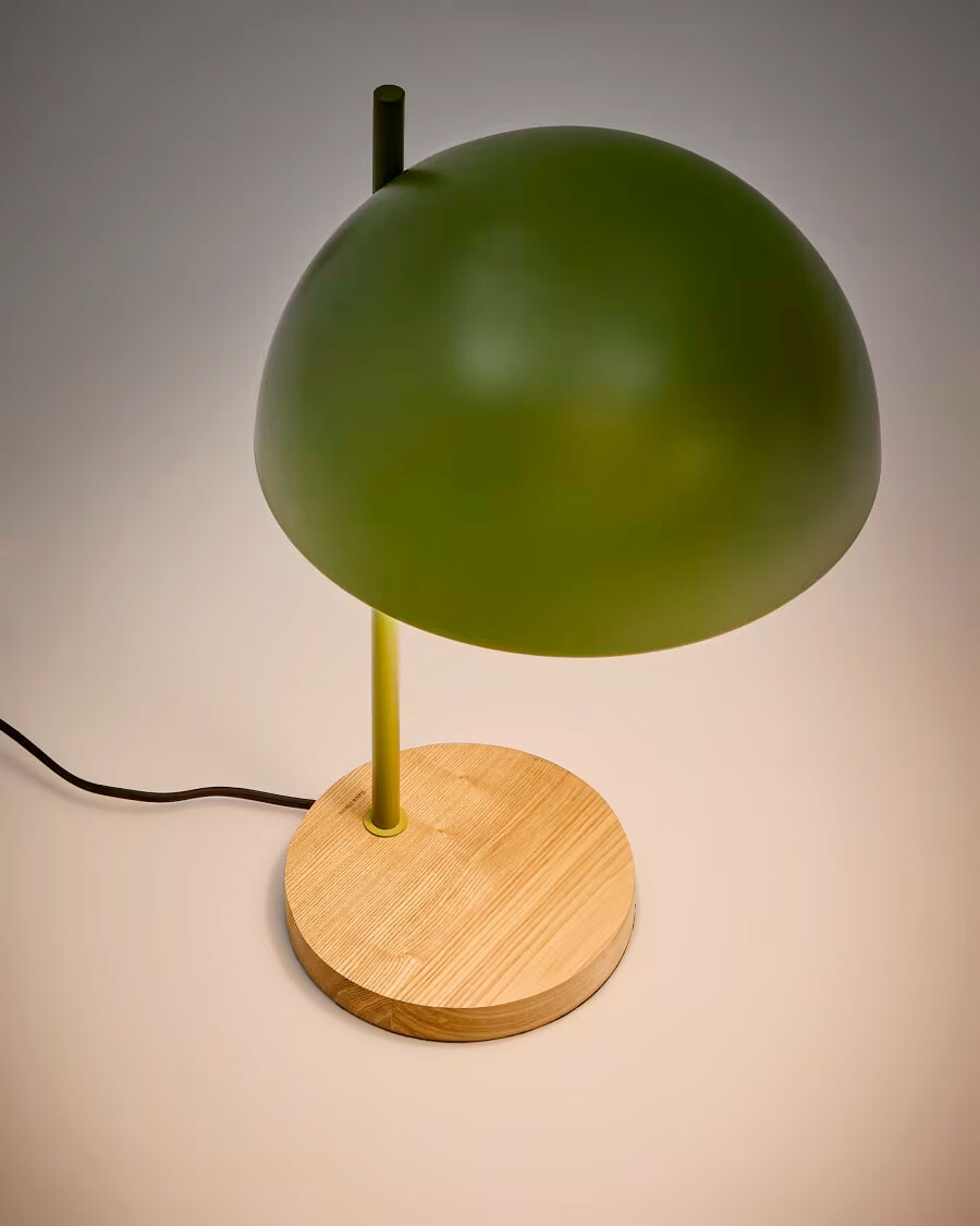 Lámpara de mesa Catlar de madera de fresno y metal con acabado pintado verde