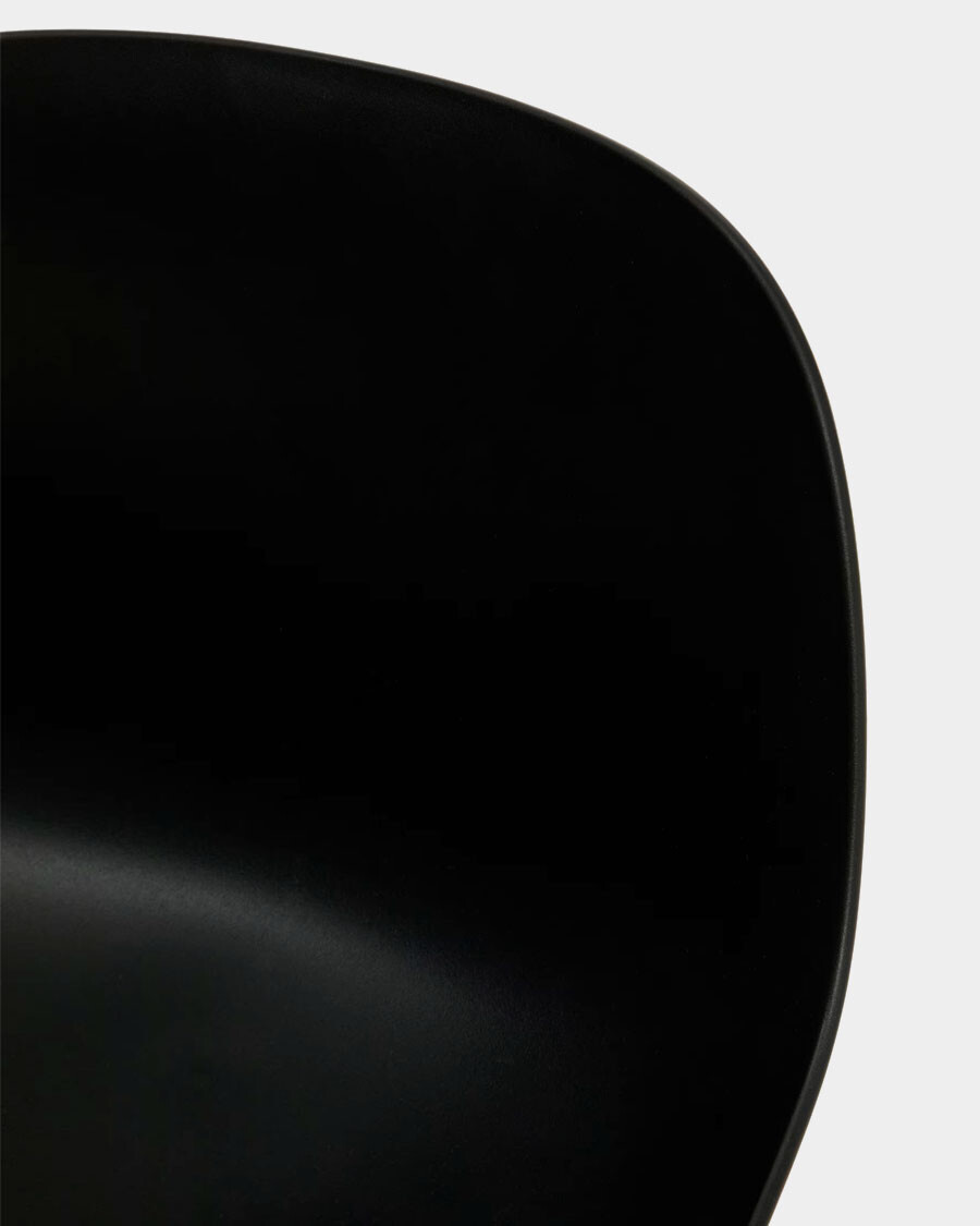 Taburete Altea negro y patas de acero con acabado negro 65 cm