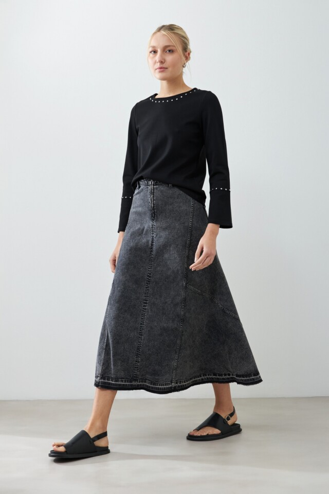 Remera con tachas negro