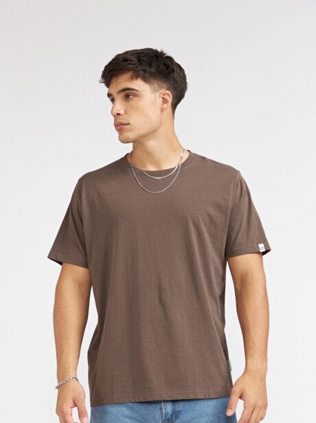 REMERA OLEN MARRON
