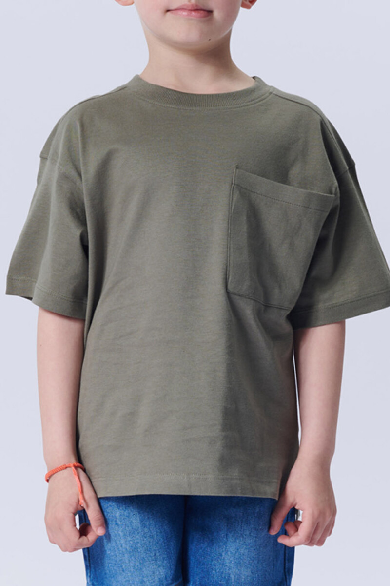 Remera oversize bolsillo - Verde 