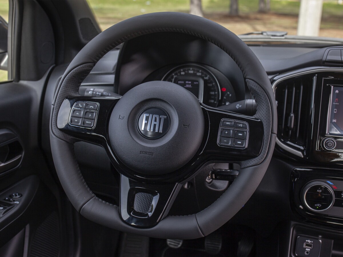 Fiat Strada Volcano 1.3 Extra Full | Permuta / Financia Fiat Strada Volcano 1.3 Extra Full | Permuta / Financia