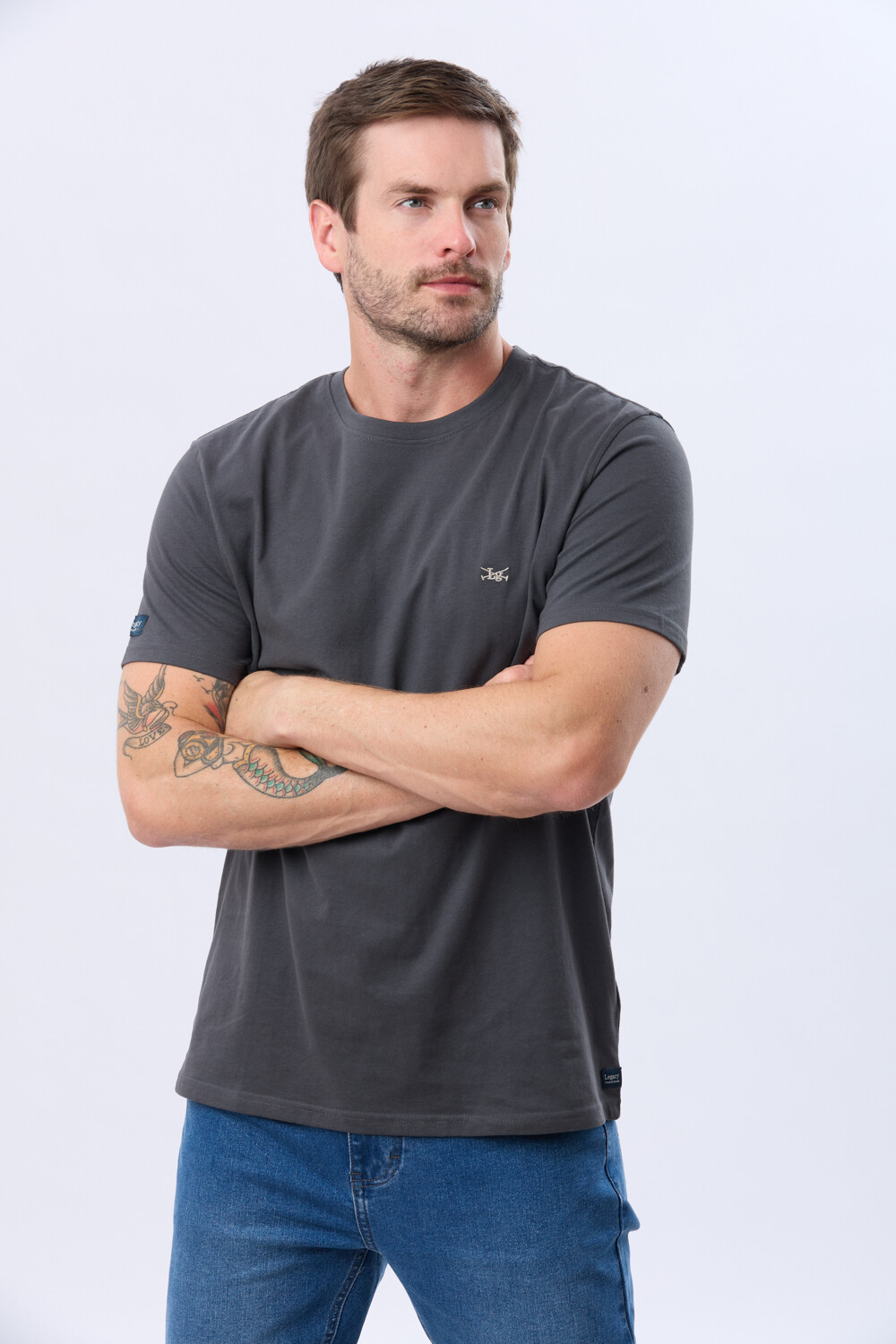 REMERA BÁSICA DE ALGODÓN Gris Oscuro