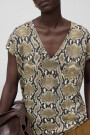 CAMISETA SERPIENTE Crudo