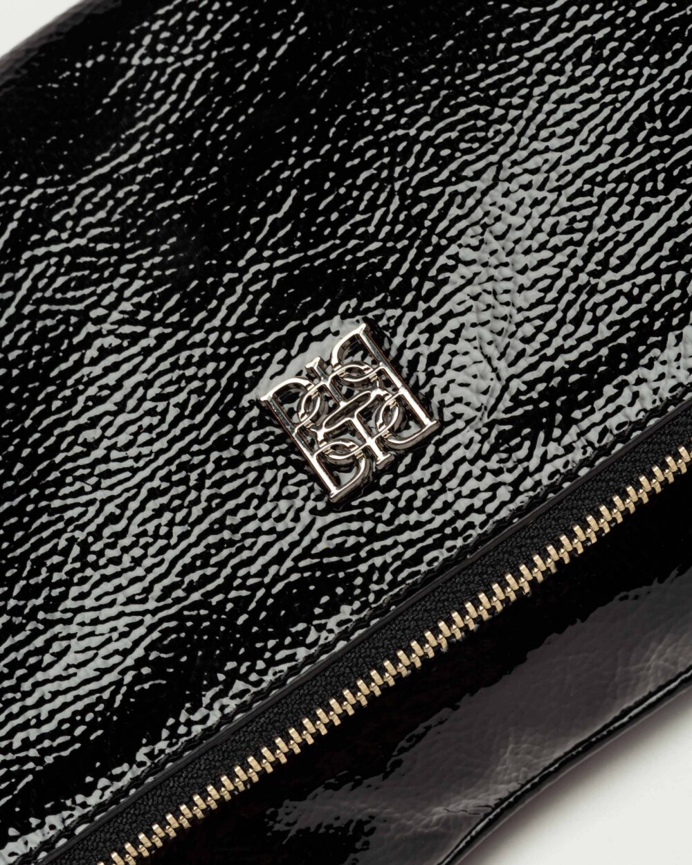 Bandolera Curve Gloss Crinckle Negro