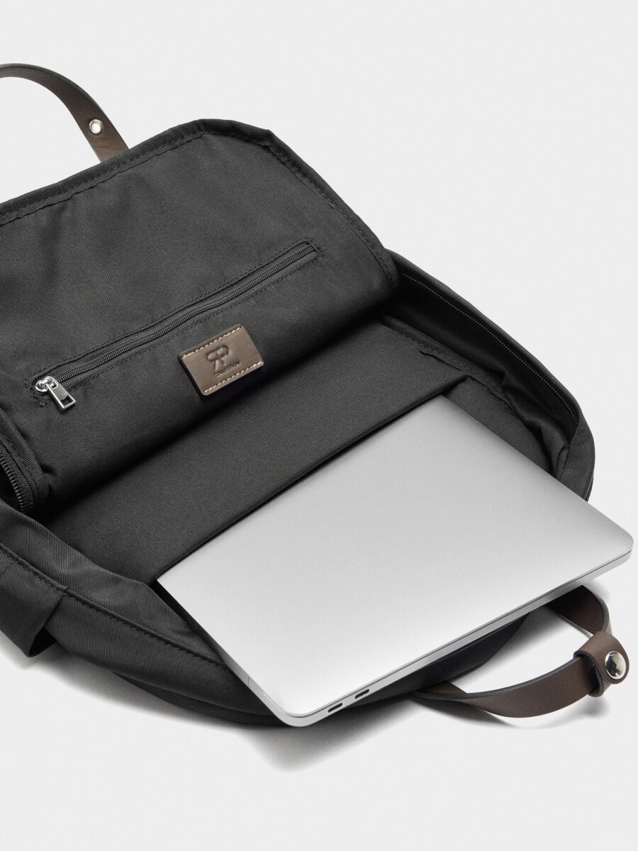 Mochila Para Portátil Hasta 14" De Nylon negro