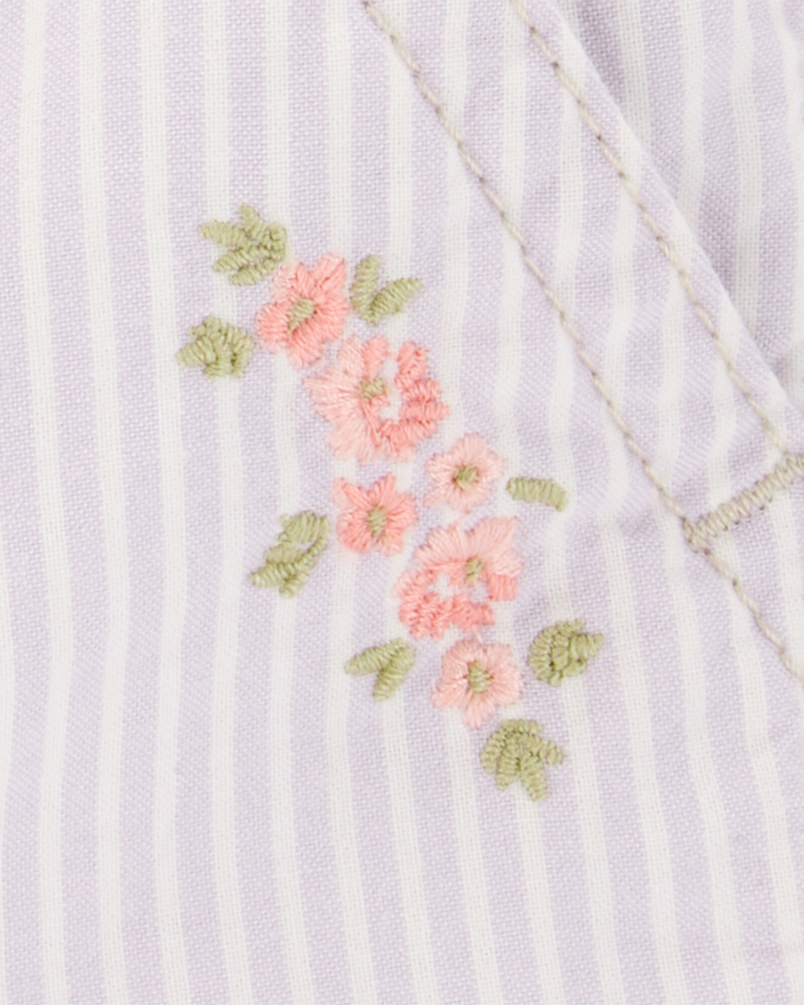 Enterito corto de algodón, diseño a rayas, con bordado floral Enterito corto de algodón, diseño a rayas, con bordado floral
