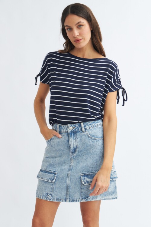 Blusa a rayas con frunce en manga AZUL MARINO