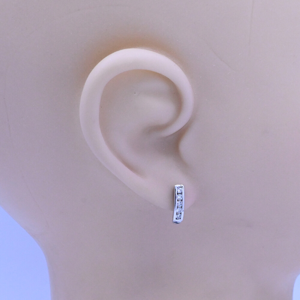 Aros oro 18 k blanco y brillantes engarce carril Aros oro 18 k blanco y brillantes engarce carril