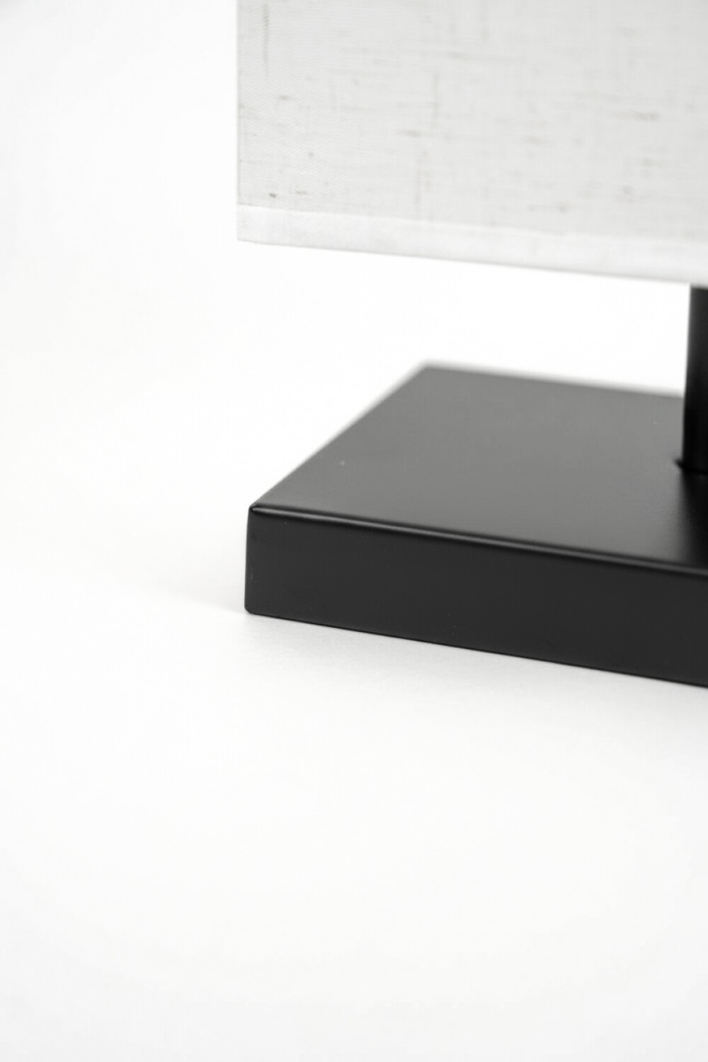Lampara De Mesa Nex Color Unico