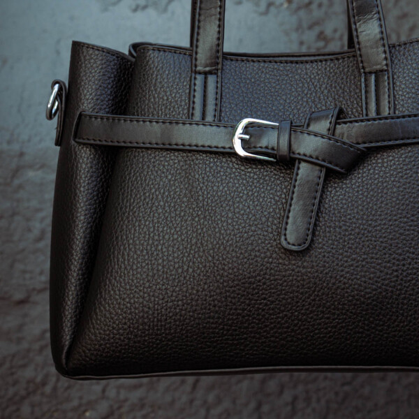 Cartera Paulina Negra