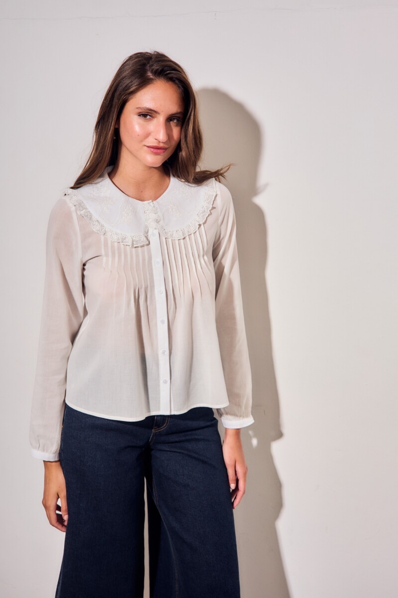 Blusa Cuello Bordado Nacar