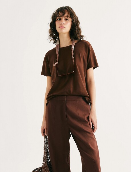BLUSA MANGA CORTA MARRÓN