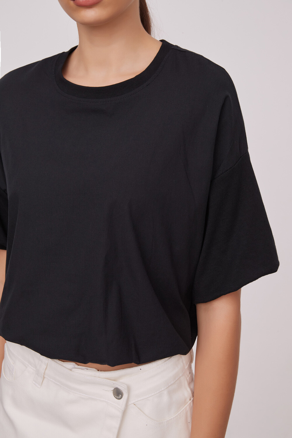 Remera Lyramus Negro